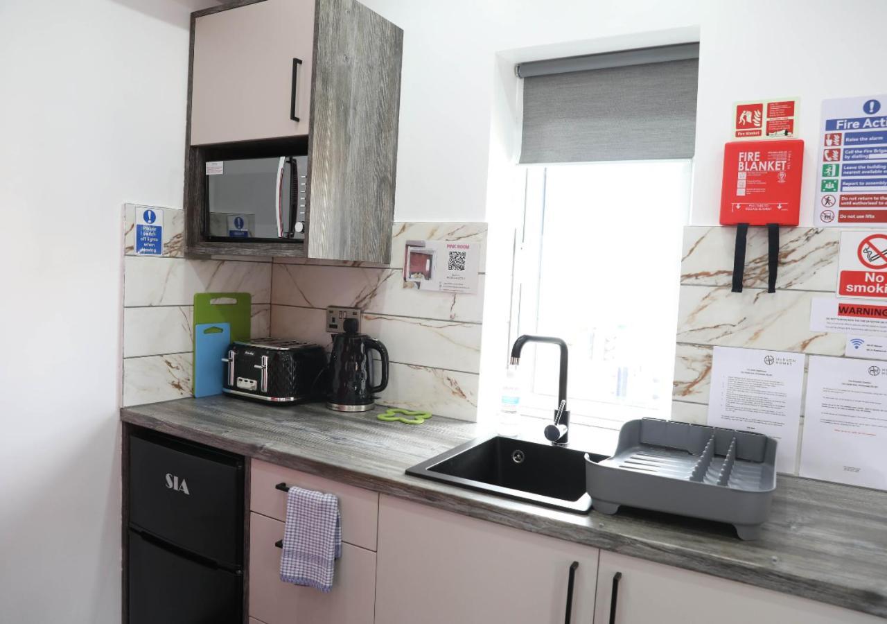 Cb Stays - Private Rooms With Ensuite And Kitchenette In Peterborough Exterior foto