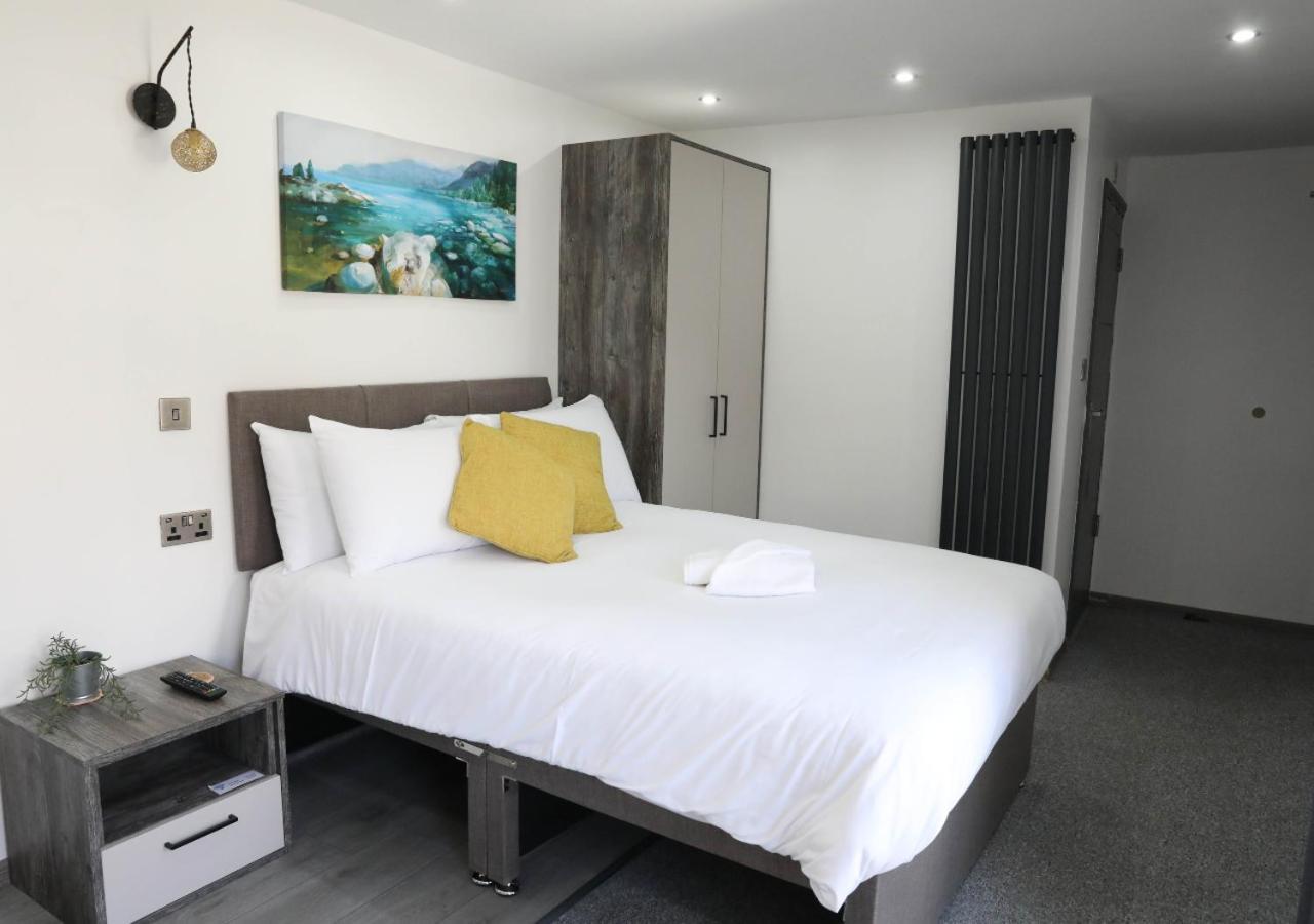 Cb Stays - Private Rooms With Ensuite And Kitchenette In Peterborough Exterior foto