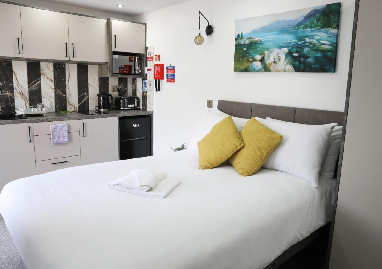 Cb Stays - Private Rooms With Ensuite And Kitchenette In Peterborough Exterior foto